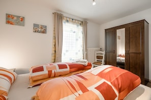 1 bedroom, internet, bed sheets