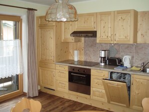 Fridge, oven, stovetop, dishwasher - Apartment 2, Untersberg, 1-2 persons, 40 sqm, 1 bedroom, bathroom, 1 kitchen-living room, balcony (Schönau am Königssee)