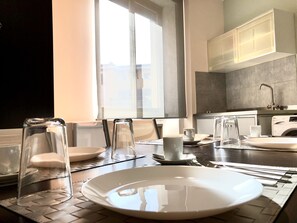 大冰箱、炉灶、厨具/餐具、清洁用品