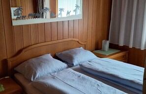 1 Schlafzimmer, Bügeleisen/Bügelbrett, Bettwäsche