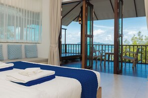 Villa by The Sea | Minibaari, tallelokero huoneessa, yksilöllisesti sisustettu