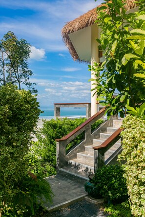 Hilltop Pool Villa 2 | มินิบาร์, ตู้นิรภัยในห้องพัก, ห้องพักตกแต่งอย่างมีเอกลักษณ์