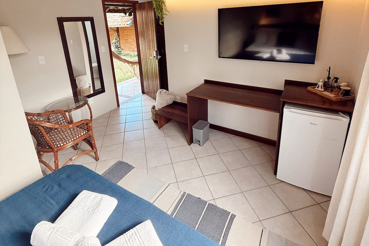 Dobbeltrom – standard, 1 queensize-seng, ikke-røyk, hageutsikt | Sengetøy av topp kvalitet, minibar, safe på rommet og skrivebord