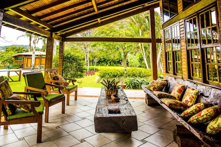 Porche. Pousada da Lagoa