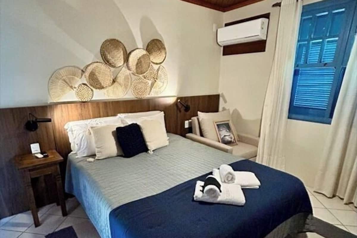 Standard Room, 1 Queen Bed with Sofa bed | Premium bedding, minibar, in-room safe, desk