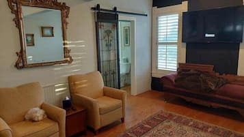 Room 9 | Coin séjour | TV connectée, Netflix, Hulu, services de streaming