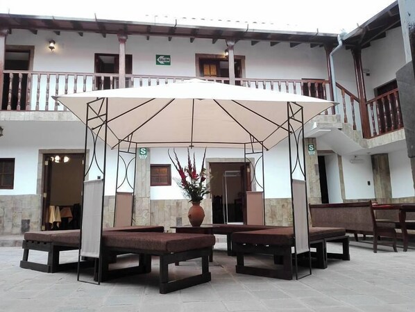 منطقة تناول الطعام للأزواج