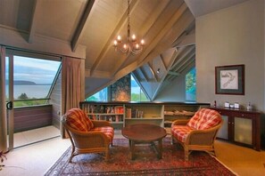 Interior - Spencer Lodge (Lake Tarawera)