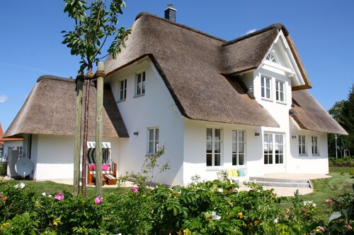 Vacation apartment "Strandrose" on the Baltic Sea, free WLAN, beach chair - SEASIDE -