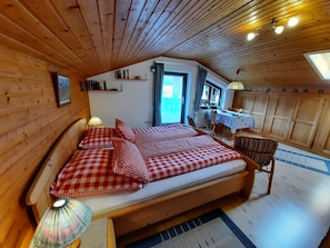 1 quarto, acesso à internet, roupa de cama