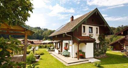 Ferienhaus 100qm, Balkon, Terrasse, Küche, 2 Schlafzimmer, Wohnschlafzimmer, 5P.