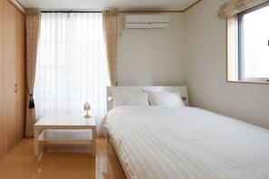 Maison (Private Vacation Home) | Chambres insonorisées, fer et planche à repasser