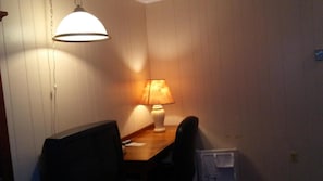Decoración individual, mobiliario individual, escritorio