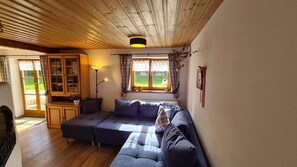 Fernseher, Tischtennisplatte