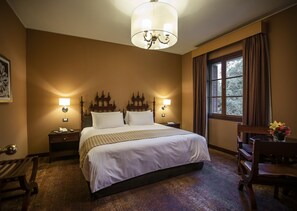 Suite, 1 King Bed, Non Smoking (Duplex) | Minibar, in-room safe, desk, laptop workspace - Wyndham Costa del Sol Arequipa (Arequipa)