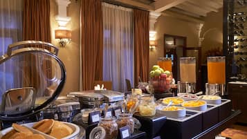 Free daily buffet breakfast