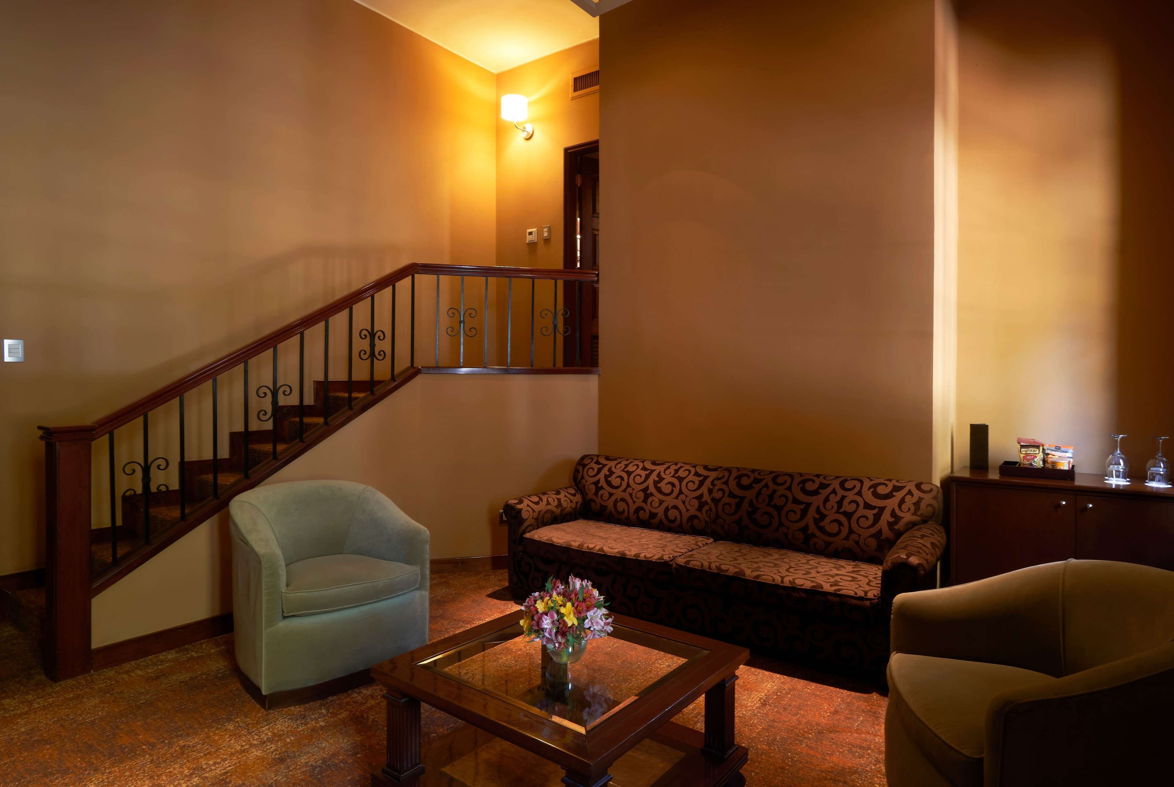 suite, 1 king bed, non smoking (duplex) | minibar, in-room safe, desk, laptop workspace