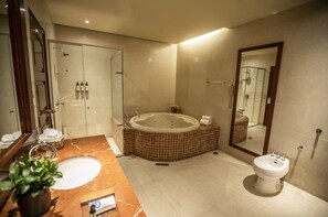 Suite, 1 King Bed, Non Smoking (Misti) - Wyndham Costa del Sol Arequipa (Arequipa)