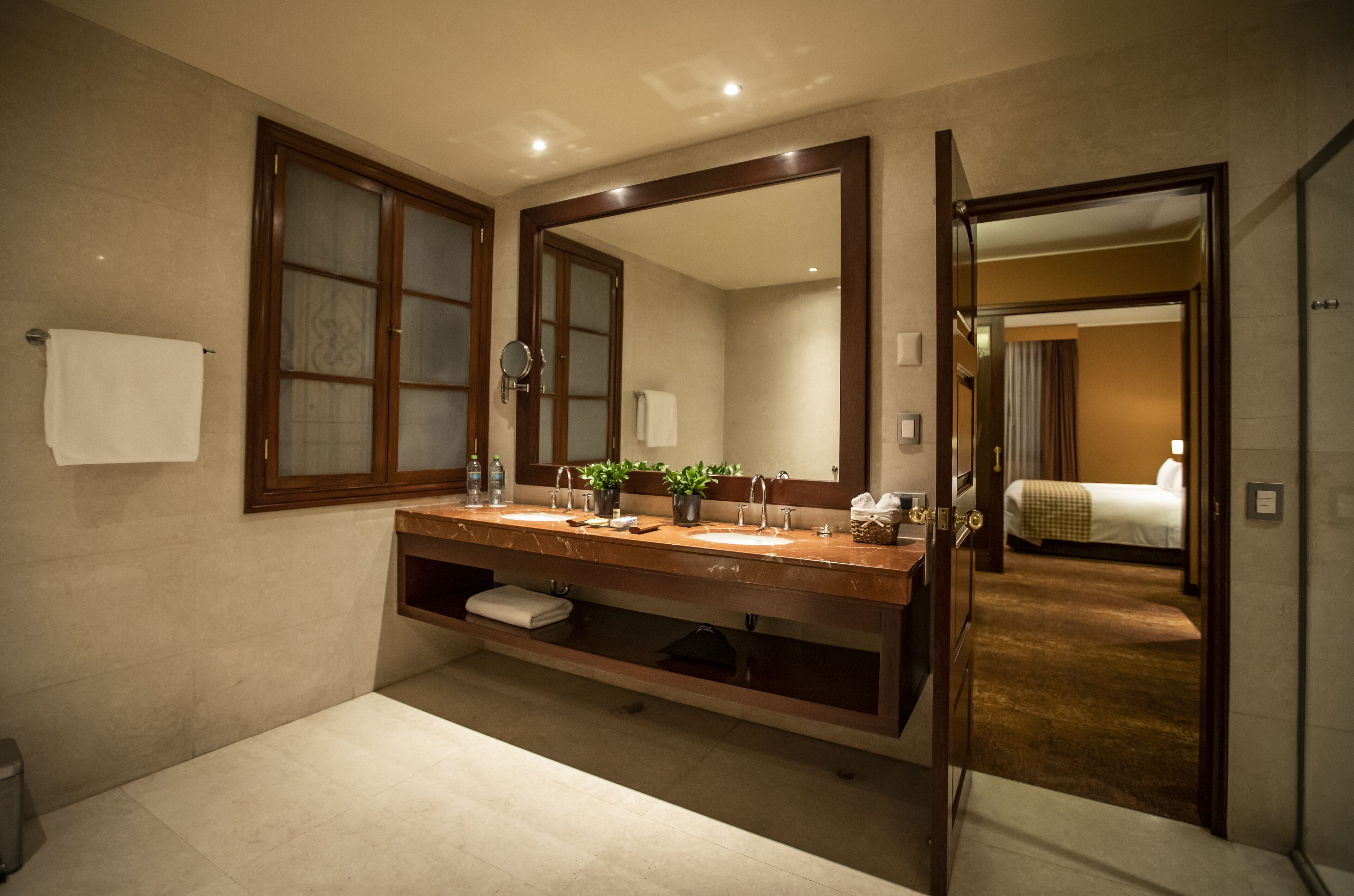 suite, 1 king bed, non smoking (misti) | minibar, in-room safe, desk, laptop workspace