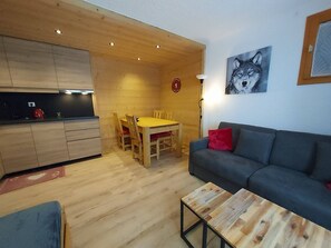 TV - 2-room apartment in Valmorel, near slopes and shops, equipped, wifi, non-smoking (Valmorel)