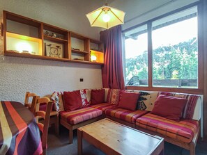 TV, fireplace - Duplex lumineux au pied des remontées - 6 pers - centre Valmorel - commodités à 25m (Valmorel)