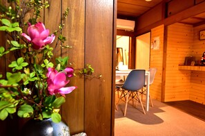 Iron/ironing board, free WiFi, bed sheets - J RELAX Kyoto Saiin (Kyoto)
