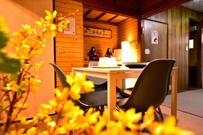 Iron/ironing board, free WiFi, bed sheets - J RELAX Kyoto Saiin (Kyoto)