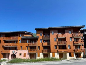 Esterni