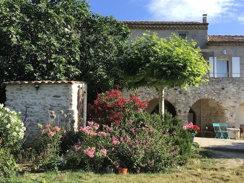 Large, tastefully renovated old house with elegant swimming pool.<br>