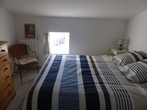 5 Schlafzimmer, Bügeleisen/Bügelbrett, kostenloses WLAN, Bettwäsche