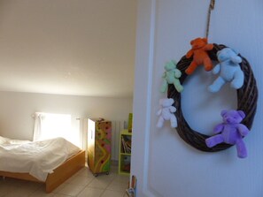 5 bedrooms, iron/ironing board, free WiFi, bed sheets - Large, tastefully renovated old house with elegant swimming pool.<br> (Saint-Marcel-D'ardèche)