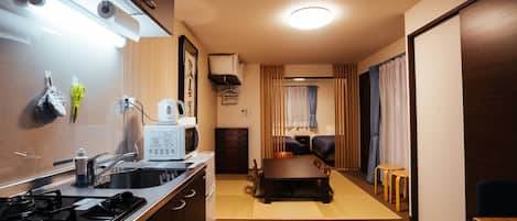 Departamento familiar, varias camas, para no fumadores, cocina (Superior) | Ropa de cama hipoalergénica y escritorio