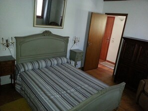 1 bedroom, iron/ironing board, free WiFi