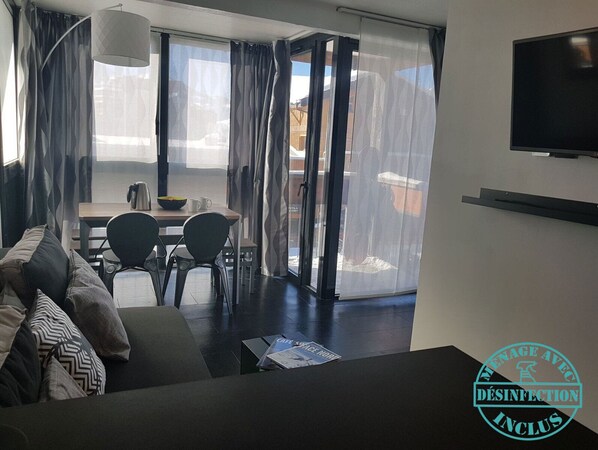 Smart TV, video library