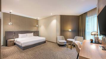 Executive-værelse - 1 kingsize-seng - ikke-ryger | 1 soveværelse, senge med topmadrasser, minibar, pengeskab på værelset