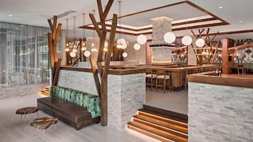 Se sirven cenas y cocina americana