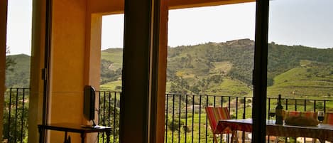 تناول الطعام