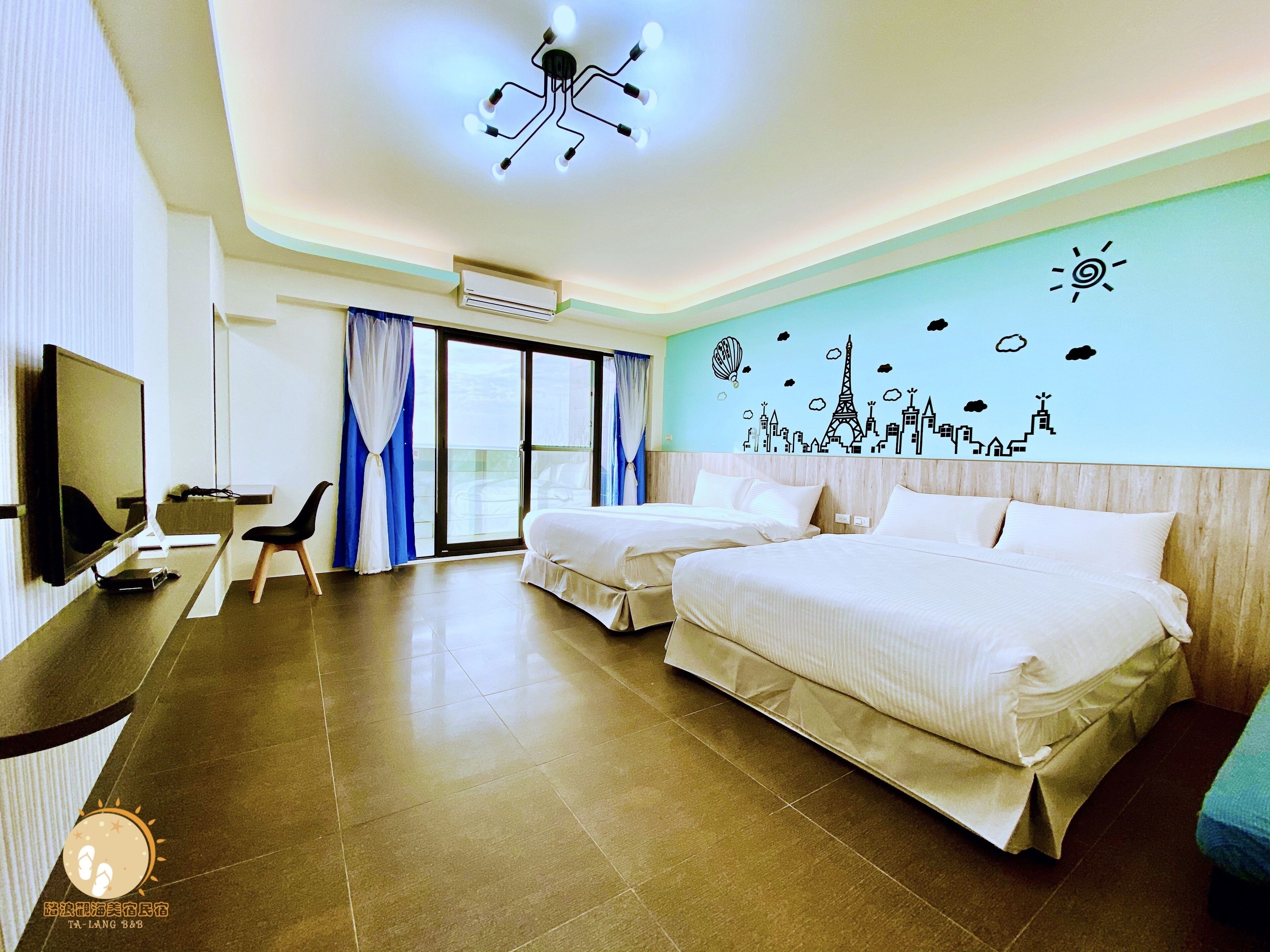 Comfort Quadruple Room, 2 Queen Beds, Non Smoking | Desk, blackout drapes, soundproofing, WiFi (free)