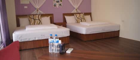 Blackout drapes, free WiFi, bed sheets