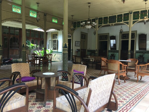 Sala de estar en el lobby