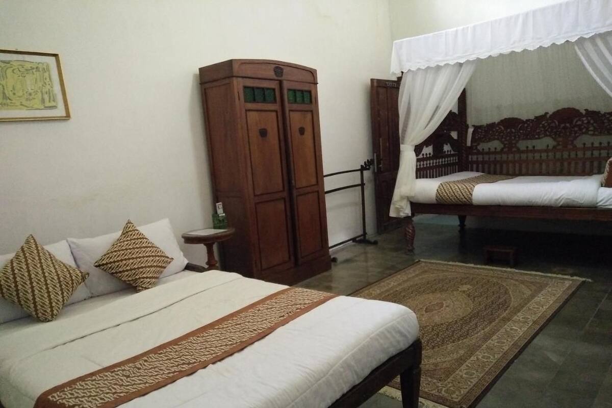 Family Room | Desk, rollaway beds, free WiFi, bed sheets