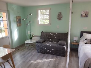 1 chambre, fer et planche à repasser, lit parapluie, Wi-Fi gratuit