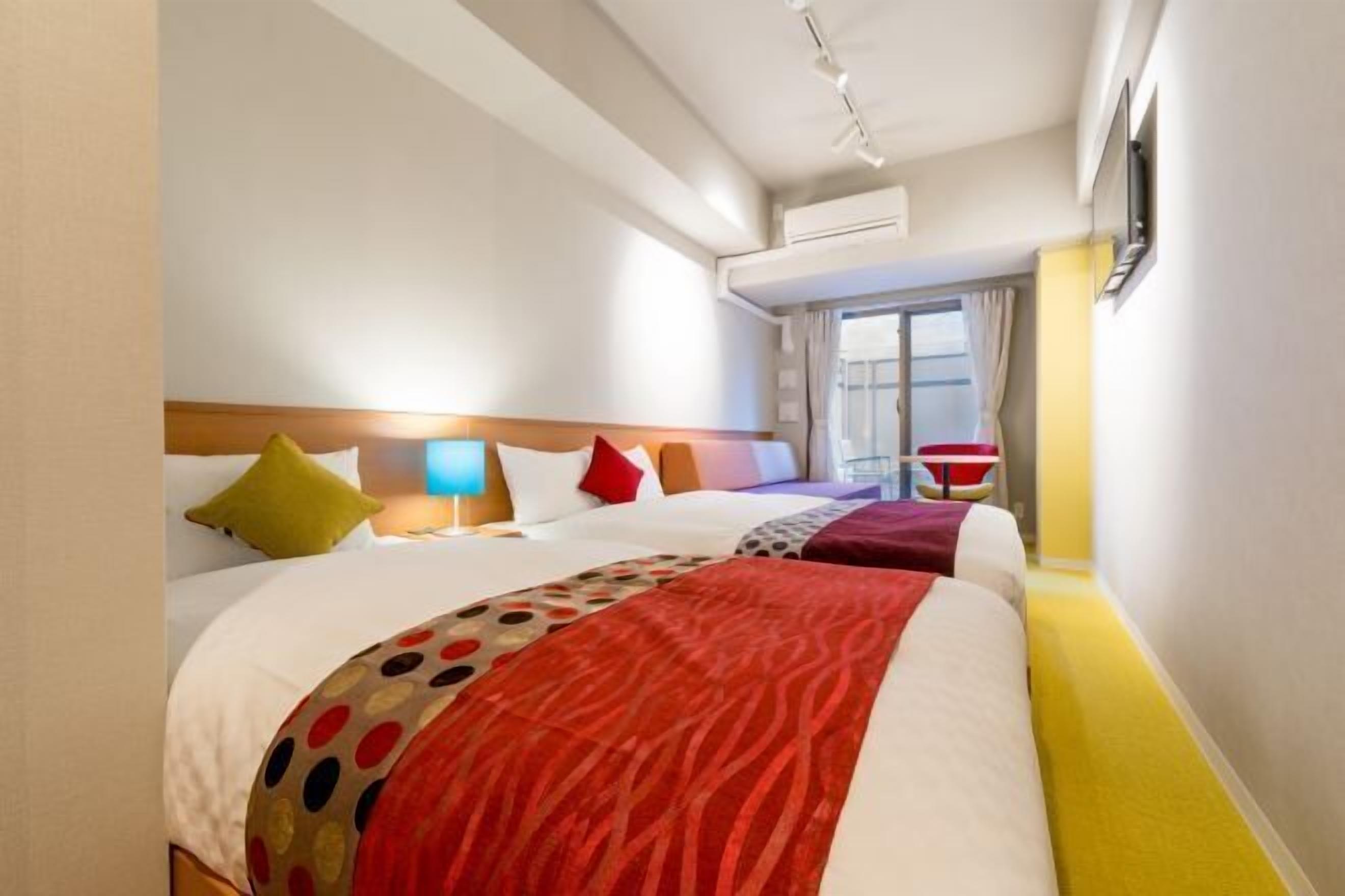 Coffres-forts dans les chambres, bureau, rideaux occultants