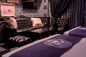 Gothic Lolita Kuromi Room, Non Smoking | Living area | 43-inch LCD TV with digital channels, TV, Netflix - RESI STAY THE KYOTO (Kyoto)