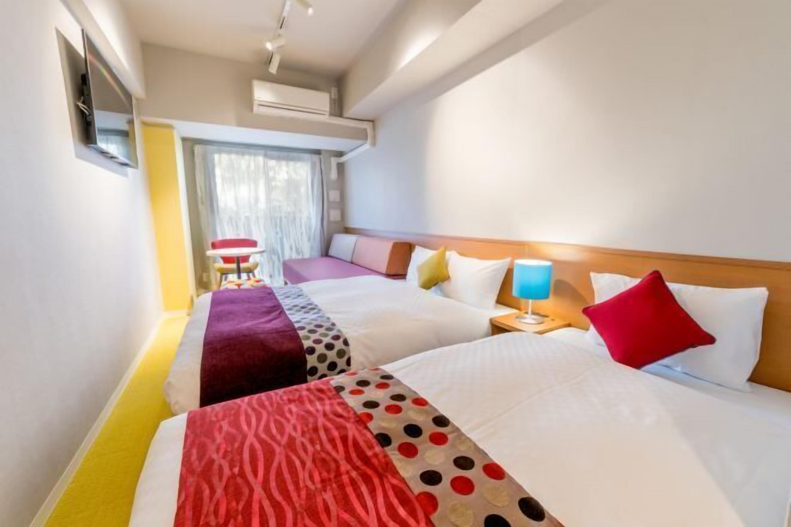 Coffres-forts dans les chambres, bureau, rideaux occultants