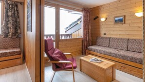 Living area - Divisible studio 4ppl, ski-in/ski-out, pets allowed - Valmorel (Valmorel)