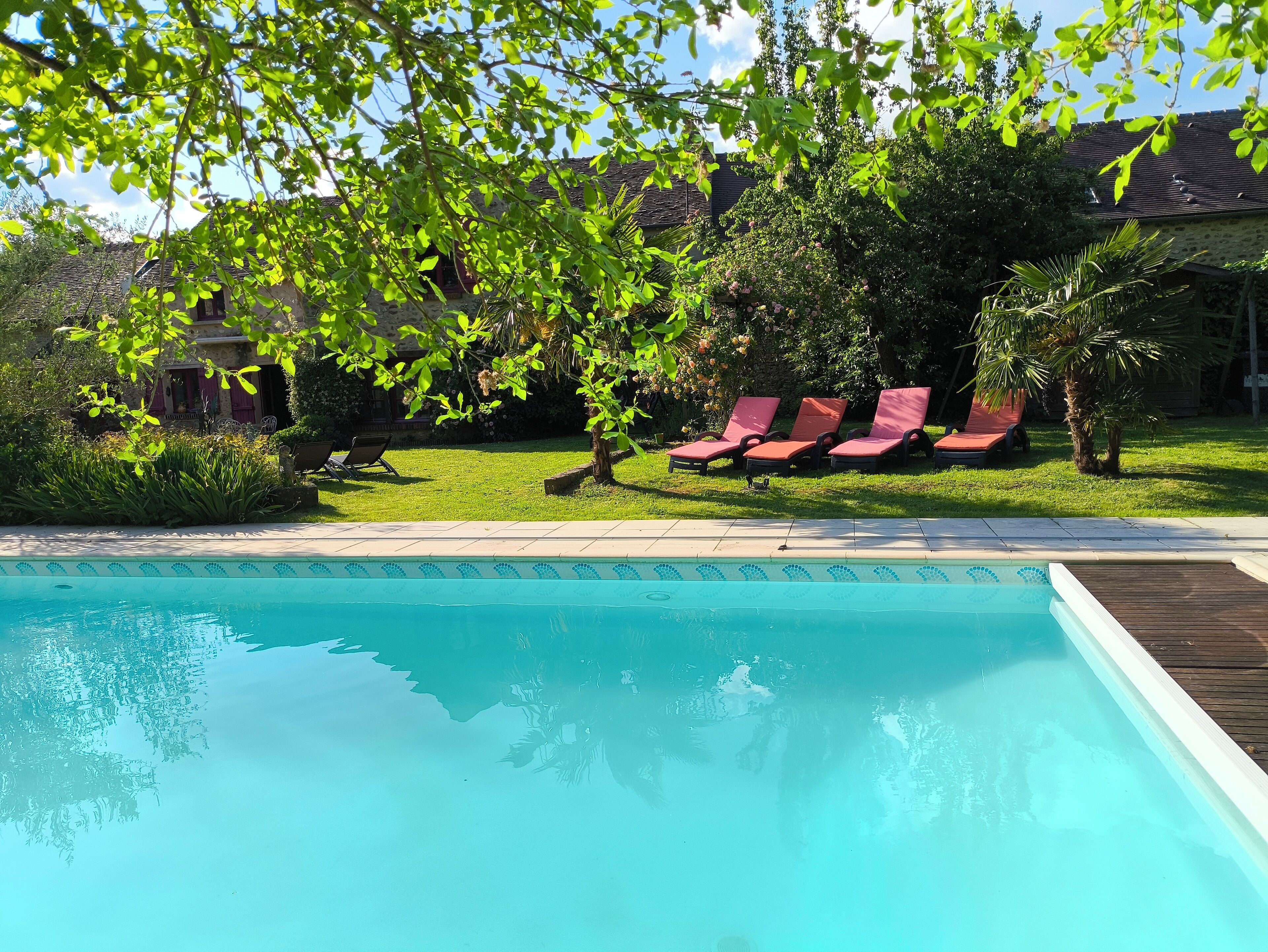 Een verwarmd zwembad