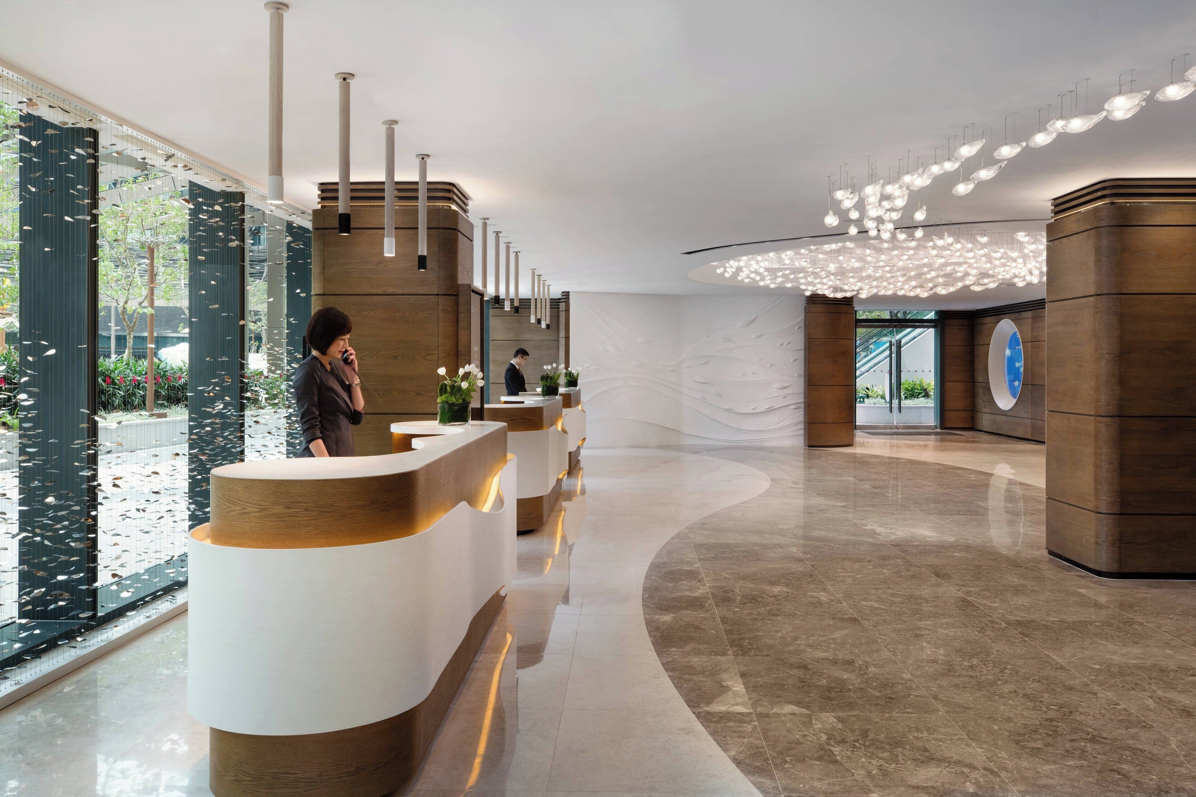 serves lunch and dinner