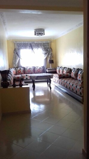 TV - bright and spacious apartment (Tanger)