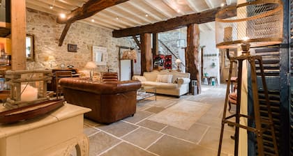 Charming and exceptional cottage, swimming pool and jacuzzi, near Saint Jean de Luz